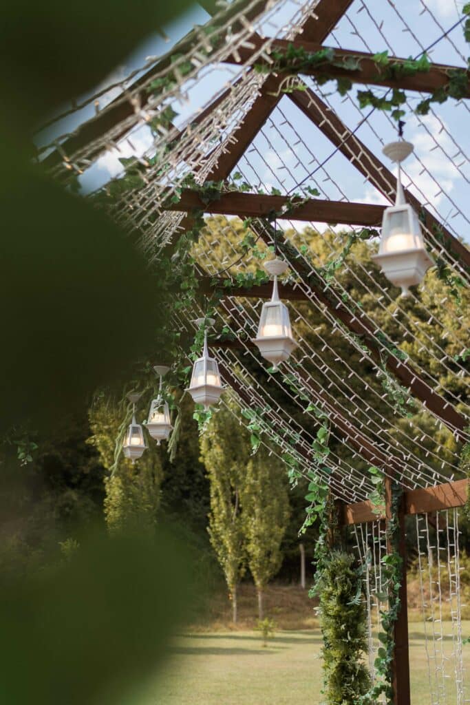 Vous ne croirez pas à quel point cette pergola suspendue est incroyable !